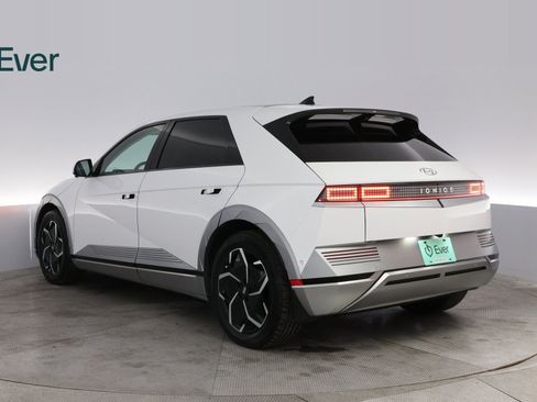 Used 2024 Hyundai Ioniq 5 Limited image 14