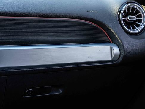 Used 2022 Mercedes-Benz GLB 250 GLB 250 image 17