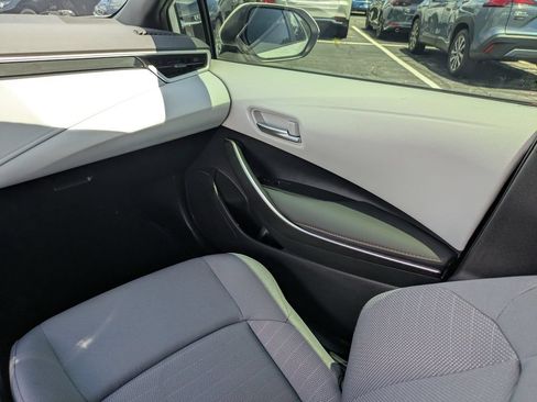 Used 2025 Toyota Corolla SE FWD image 18