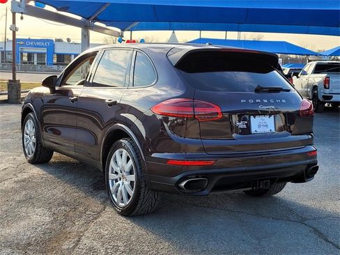 Used 2017 Porsche Cayenne Platinum Edition image 4