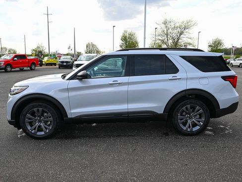 New 2026 Ford Explorer Active w/ Active Comfort Package AWD/4WD image 8