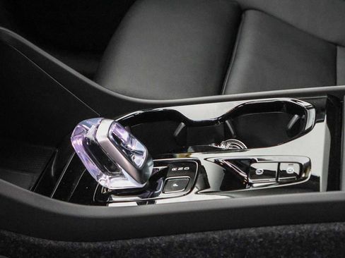 New 2025 Volvo XC40 B5 Plus w/ Protection Package Premier image 31