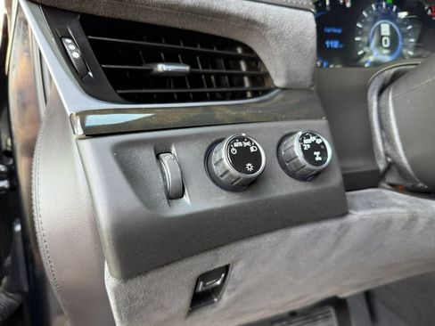 Used 2018 Cadillac Escalade ESV Platinum AWD/4WD image 39