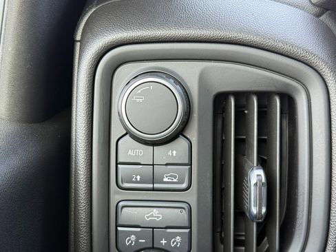 Certified 2022 Chevrolet Silverado 1500 Custom image 33