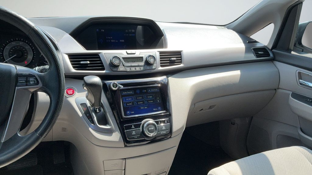 Used 2017 Honda Odyssey EX image 8