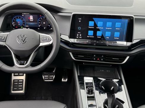 New 2026 Volkswagen Atlas Cross Sport SEL R-Line AWD/4WD image 9