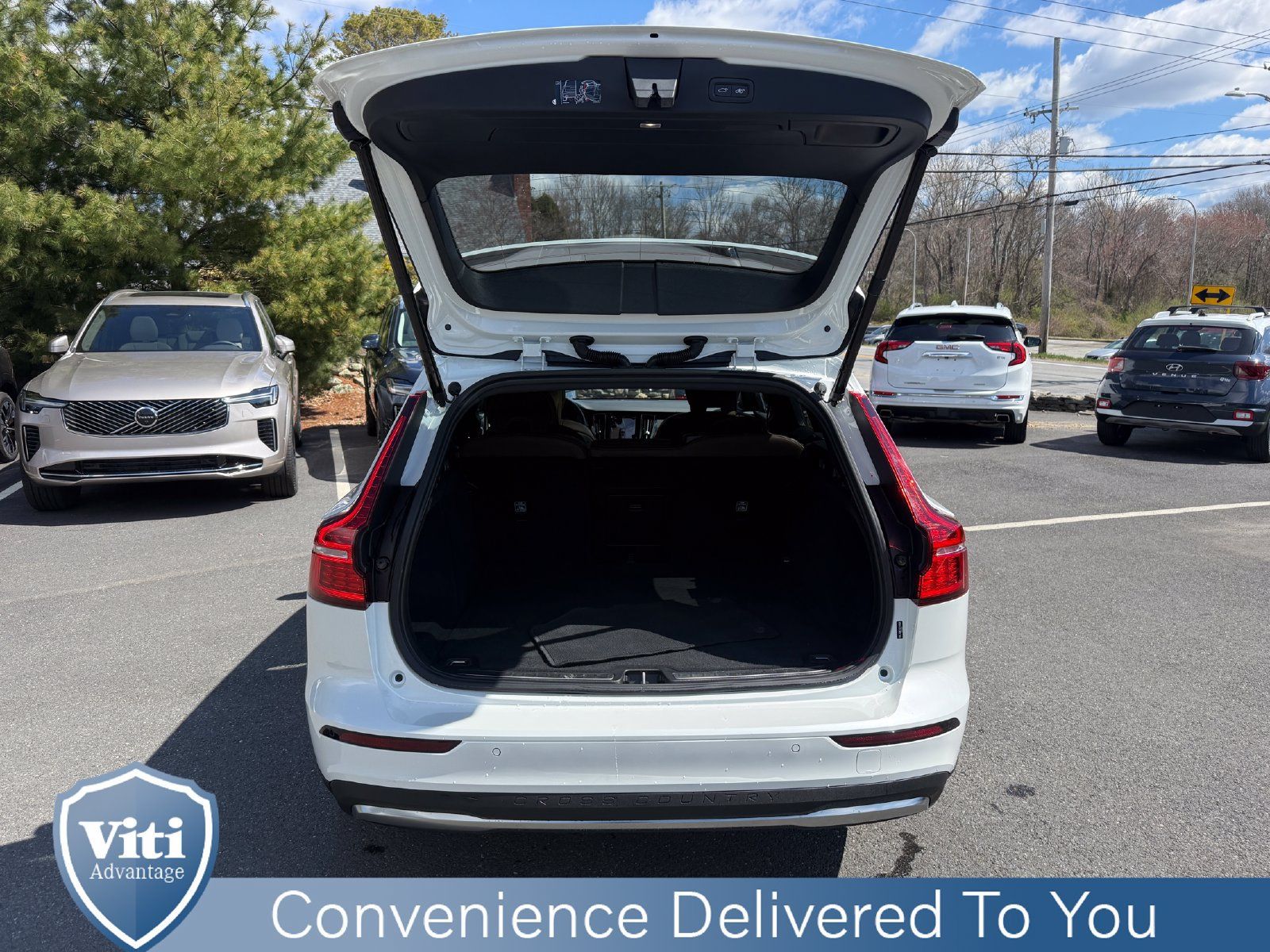 Certified 2025 Volvo V60 B5 Cross Country Plus AWD/4WD image 23