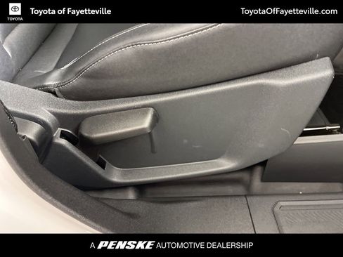 Used 2025 Ford Bronco Badlands image 7