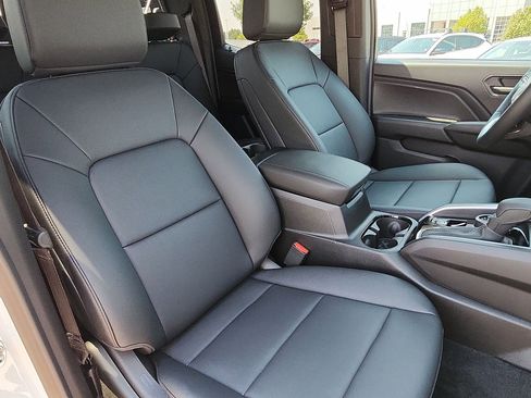 Used 2025 Chevrolet Colorado Trail Boss w/ Midnight Edition image 34