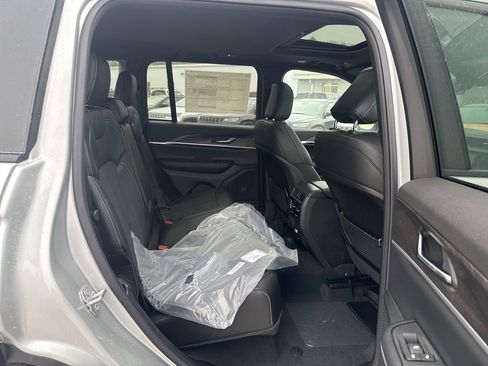 New 2026 Jeep Grand Cherokee Laredo image 27