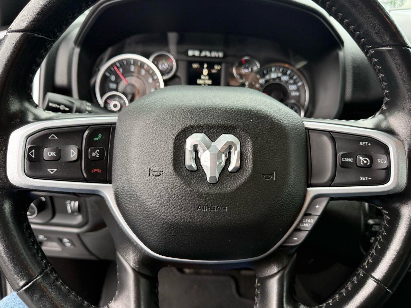 Used 2022 RAM 1500 Big Horn AWD/4WD image 33