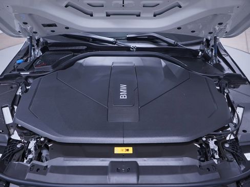 New 2026 BMW i5 eDrive40 w/ M Sport Package RWD image 16