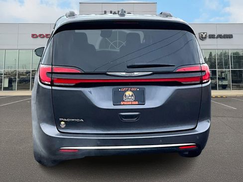 Used 2022 Chrysler Pacifica Touring-L image 5