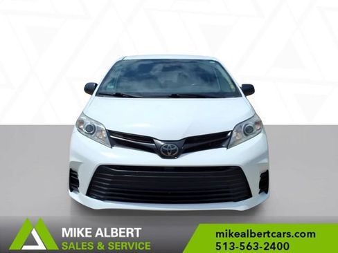 Used 2020 Toyota Sienna L FWD image 2