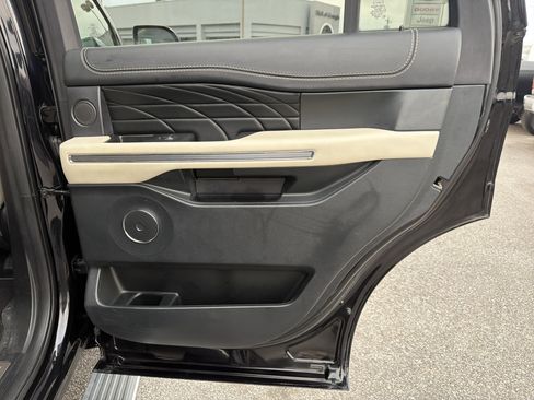 Used 2020 Ford Expedition Platinum image 19