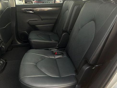 Certified 2026 Toyota Highlander Platinum AWD/4WD image 10