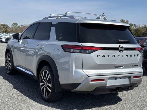 Used 2024 Nissan Pathfinder Platinum w/ Black Appearance Package image 6