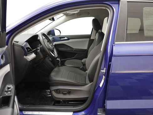 Used 2023 Volkswagen Taos SE image 5