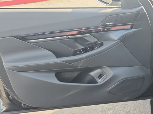 New 2027 BMW i5 eDrive40 w/ Convenience Package RWD image 14