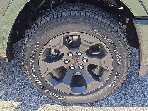 New 2026 RAM 1500 4x4 Crew Cab image 7