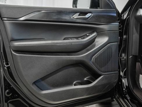 New 2025 Jeep Grand Cherokee L Altitude image 30