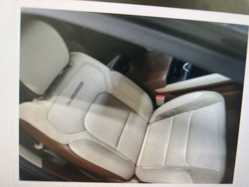 Used 2020 RAM 1500 Laramie AWD/4WD image 8