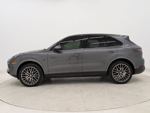 Used 2021 Porsche Cayenne image 2