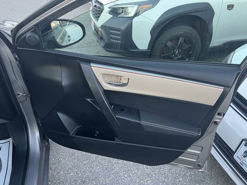 Used 2015 Toyota Corolla LE FWD image 11