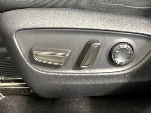 Used 2019 Toyota RAV4 XLE AWD/4WD image 22