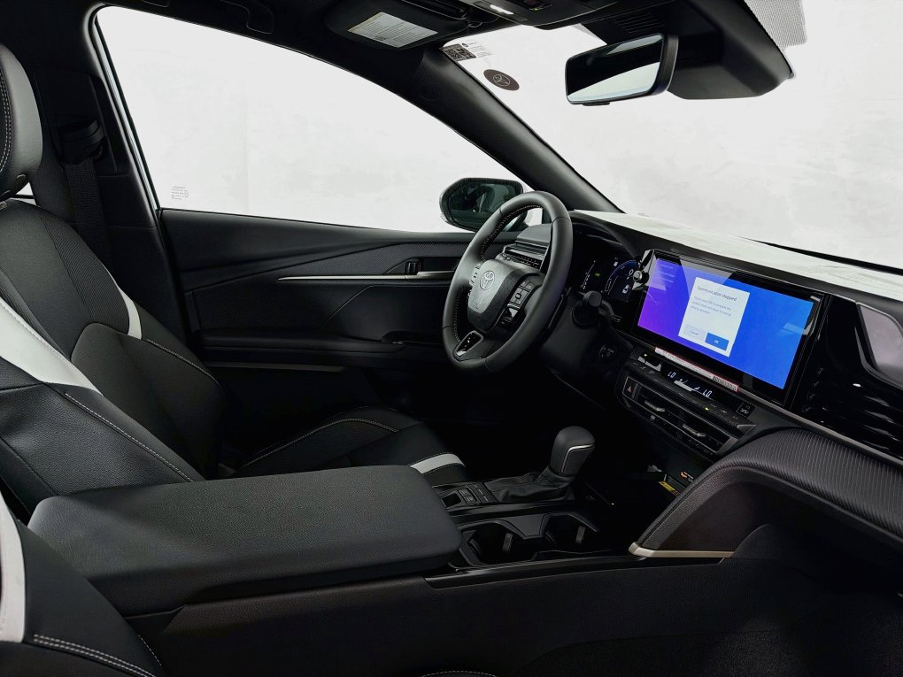New 2026 Toyota Camry SE w/ Multimedia Upgrade Package FWD image 32