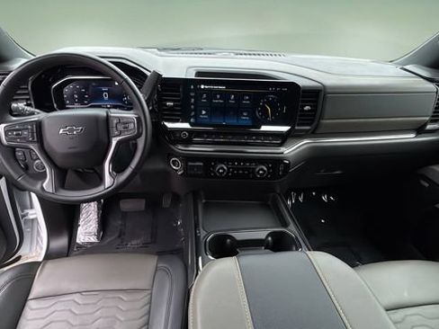 Used 2025 Chevrolet Silverado 2500 ZR2 image 22