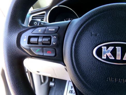 Used 2018 Kia Sedona L image 14