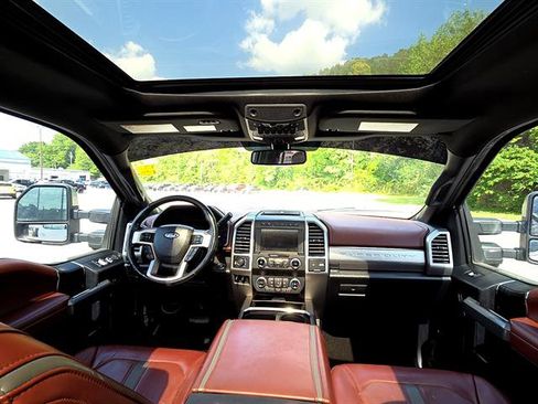 Used 2019 Ford F250 Platinum w/ Platinum Ultimate Package image 4