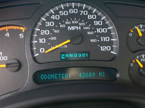 Used 2005 Chevrolet Silverado 2500 LS w/ Heavy-Duty Power Package image 19