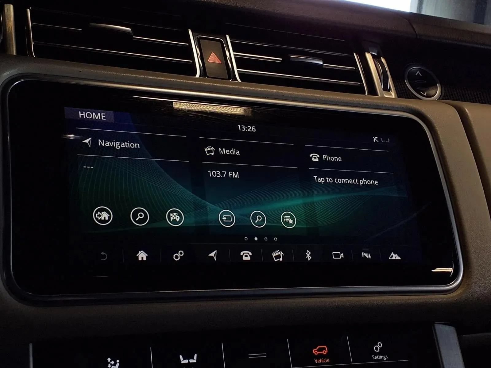Used 2018 Land Rover Range Rover Supercharged AWD/4WD image 19