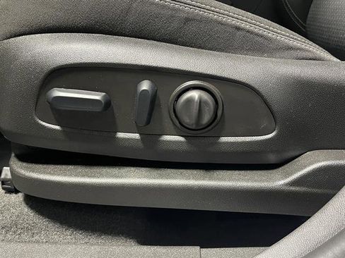 Used 2024 GMC Terrain SLE w/ Driver Convenience Package image 35