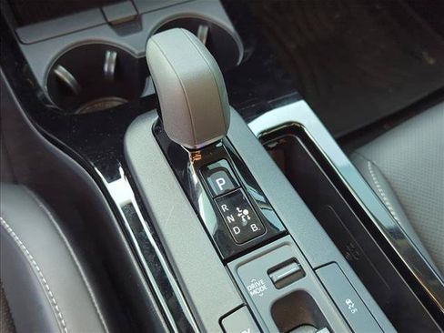 Certified 2025 Toyota Prius XLE FWD image 19