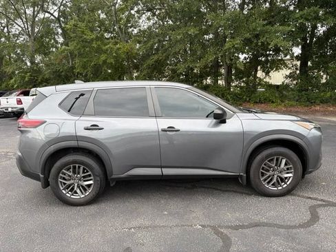 Used 2021 Nissan Rogue S FWD image 2