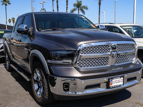 Used 2017 RAM 1500 Laramie w/ Convenience Group image 9