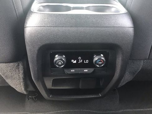 Used 2026 Chevrolet Traverse LT w/ Driver Confidence Package FWD image 27
