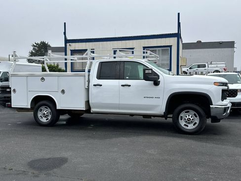 Used 2024 Chevrolet Silverado 2500 W/T w/ WT Convenience Package AWD/4WD image 2