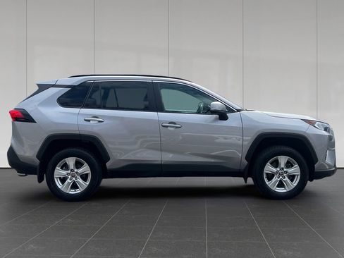 Used 2021 Toyota RAV4 XLE w/ Convenience Package image 6