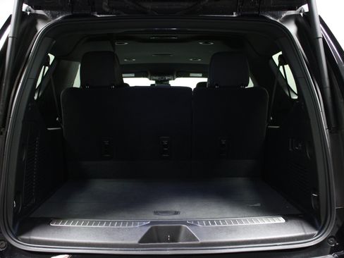 Used 2025 GMC Yukon XL AT4 AWD/4WD image 15