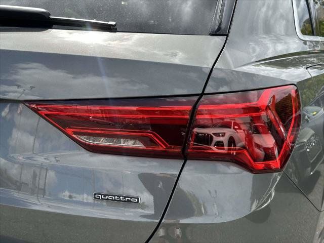 Used 2024 Audi Q3 2.0T Premium w/ Convenience Package AWD/4WD image 11