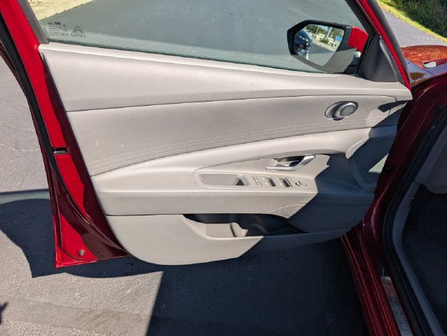 Certified 2024 Hyundai Elantra SEL FWD image 10