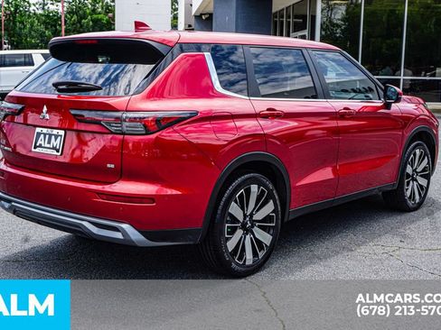 Used 2025 Mitsubishi Outlander SE FWD image 6