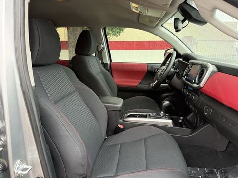 Used 2023 Toyota Tacoma SR5 AWD/4WD image 30