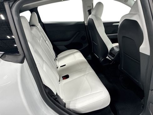 Certified 2023 Tesla Model Y Long Range AWD/4WD image 11