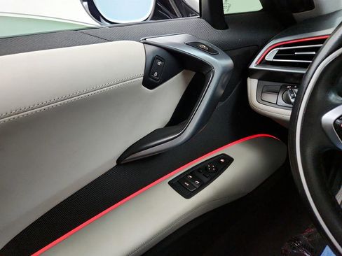 Used 2016 BMW i8 image 21