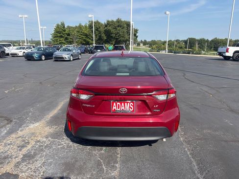 Used 2025 Toyota Corolla LE FWD image 8